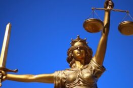 diosa-de-la-justicia-a-color