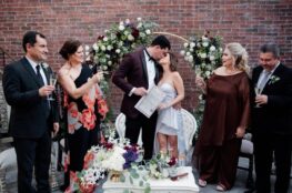 Se puede cambiar un testigo de una boda civil, ¿es correcto así?